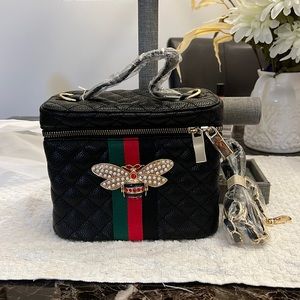 Black Bee quilted handbag